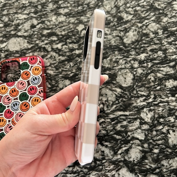 iPhone 12 Cases - Picture 6 of 8